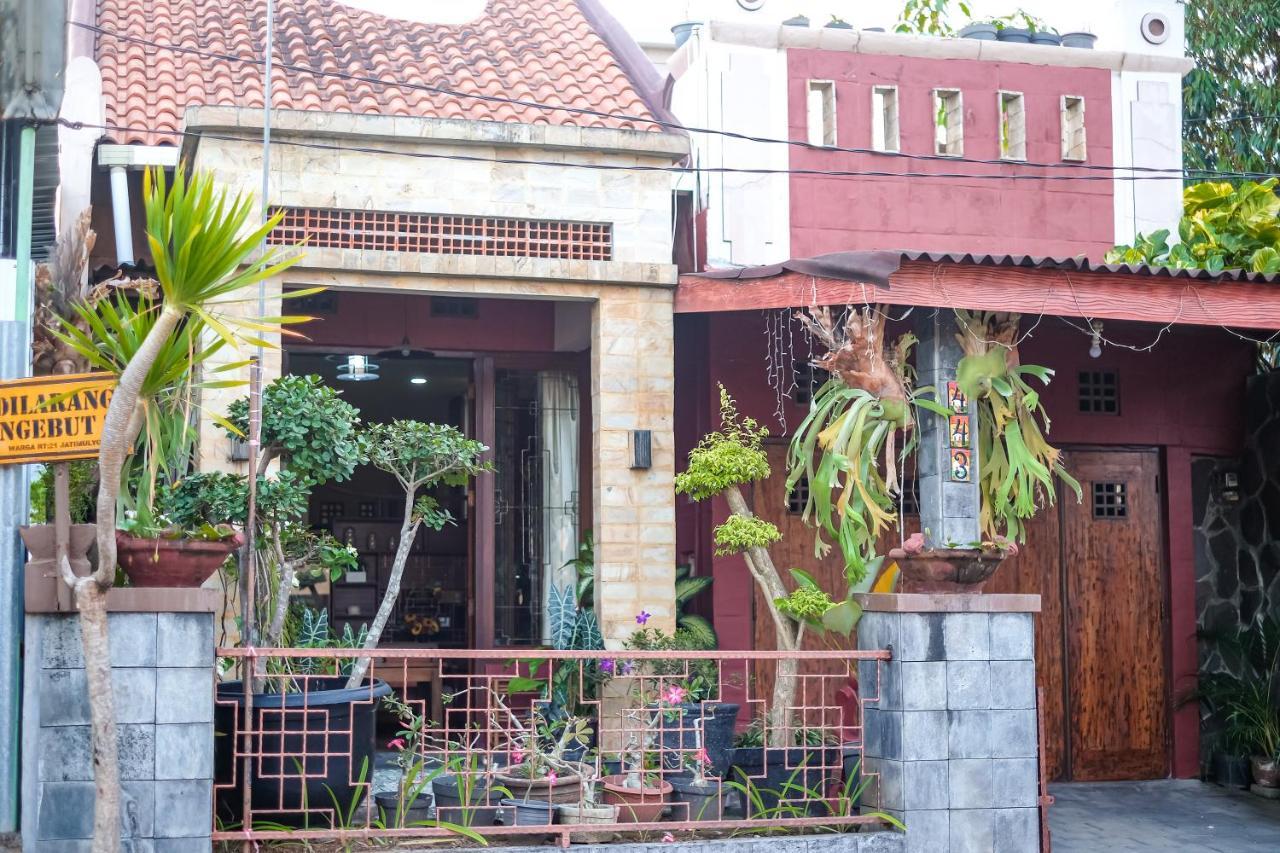 Unique Homestay 443 Yogyakarta Exterior photo