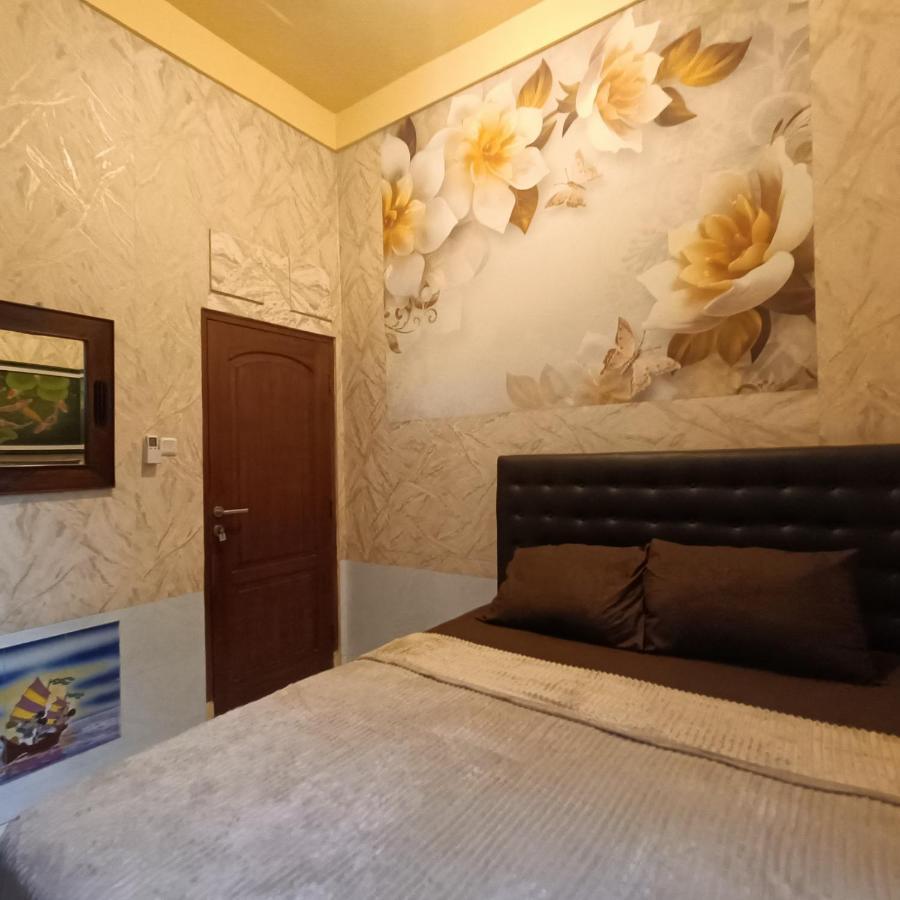 Unique Homestay 443 Yogyakarta Exterior photo